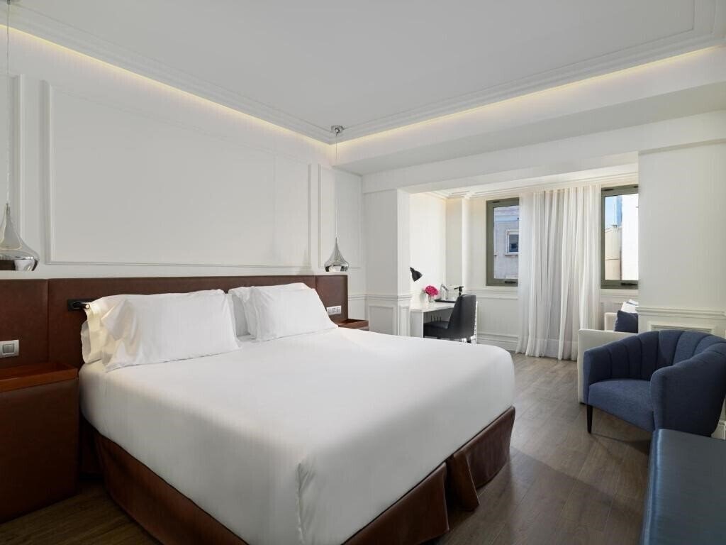 Fotografii H10 Universitat 4*