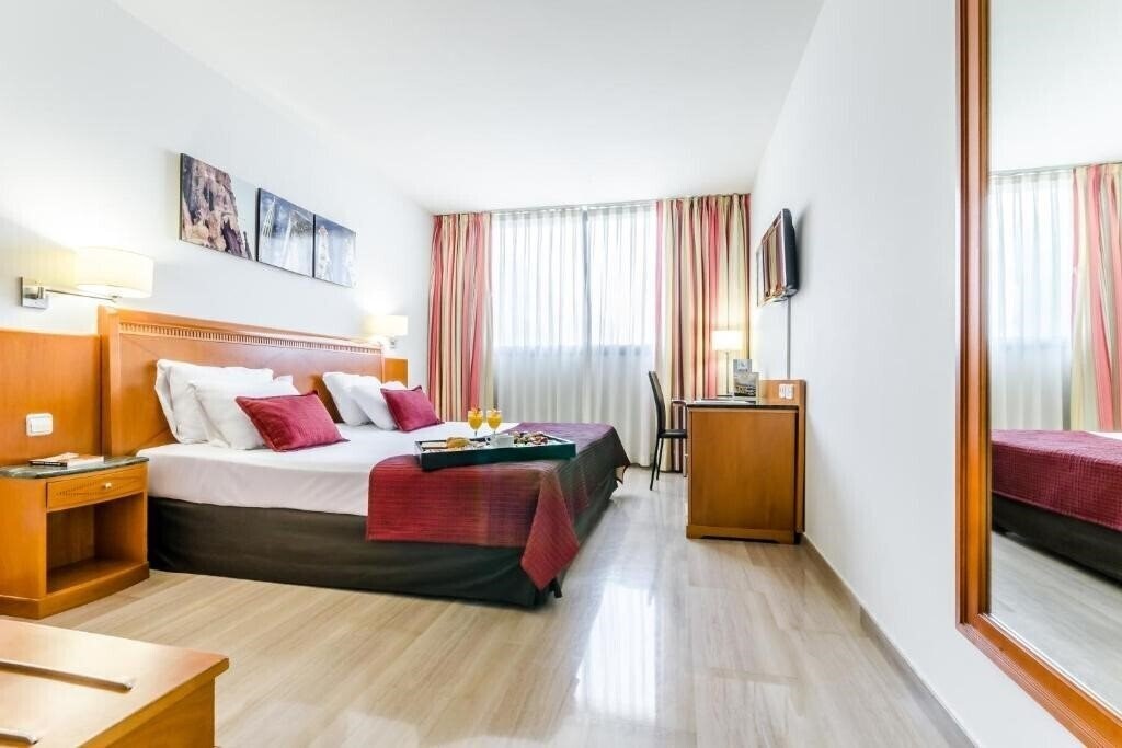 Отель Hotel Exe Barbera Parc 4*