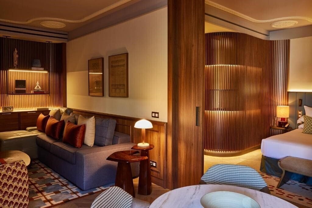 Fotografii Grand Hotel Central 4*