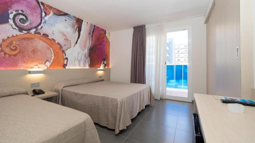 Imaginea Riviera Hotel Santa Susanna 4*