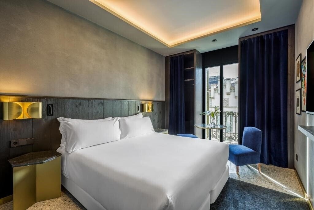 Fotografii Room Mate Gerard 4*