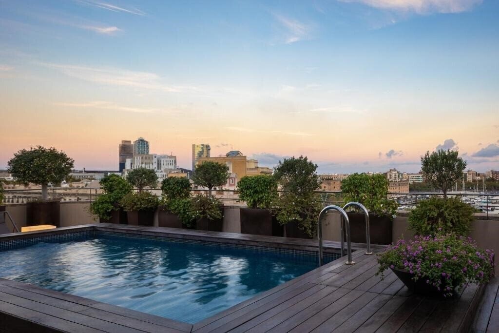 Imaginea Duquesa Suites Barcelona 4*