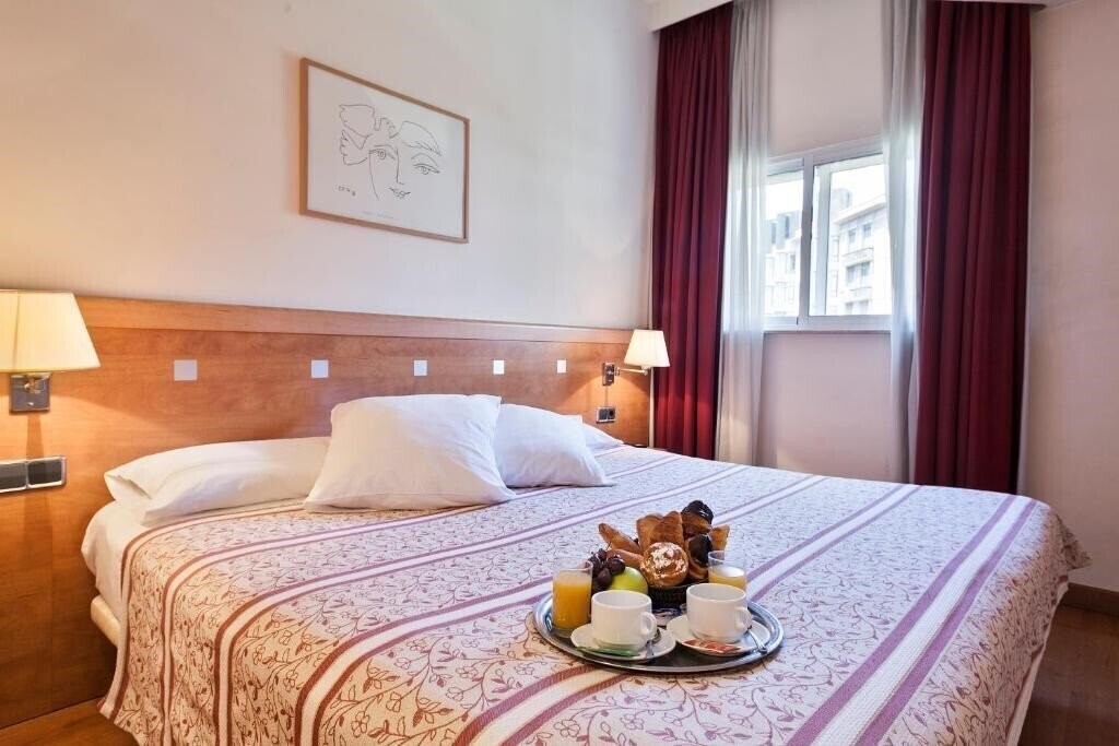 Fotografii Acta Antibes 2*