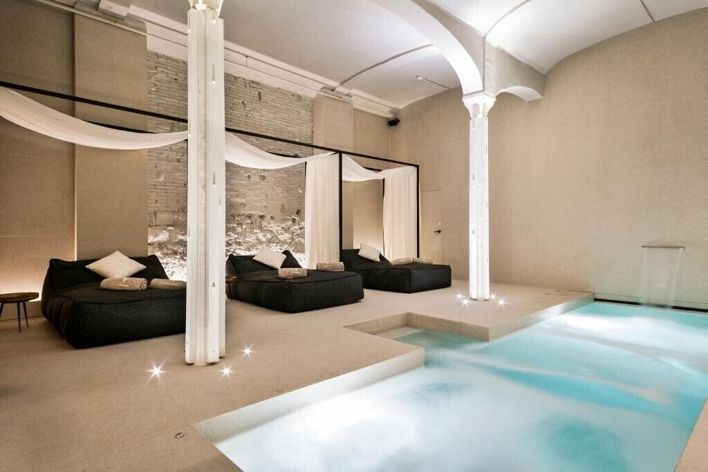 Imaginea Yurbban Passage & SPA 4*