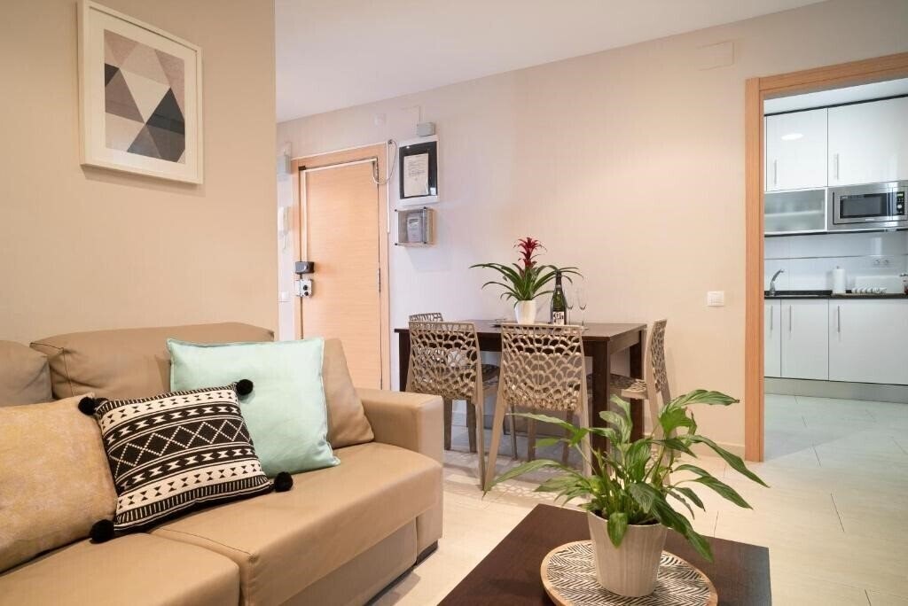 Imaginea Aparteasy - Family Ciutadella Park 3*