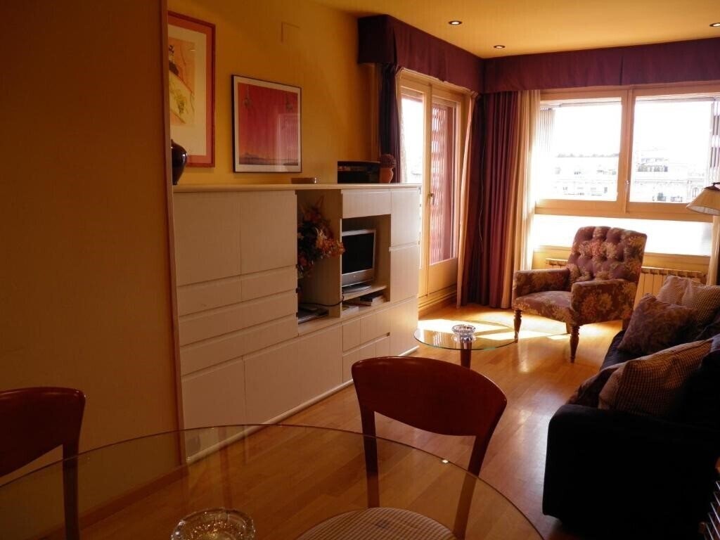 Фотография Apartaments Sant Jordi Girona 97 3*