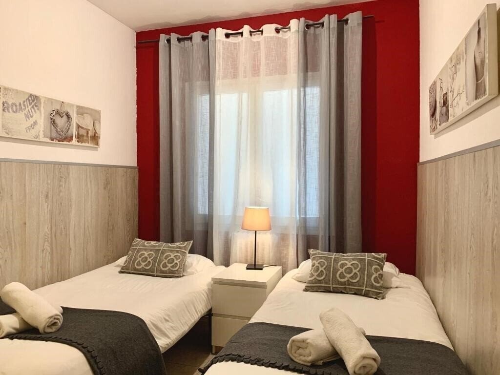 Fotografii La Pedrera Residence 3*