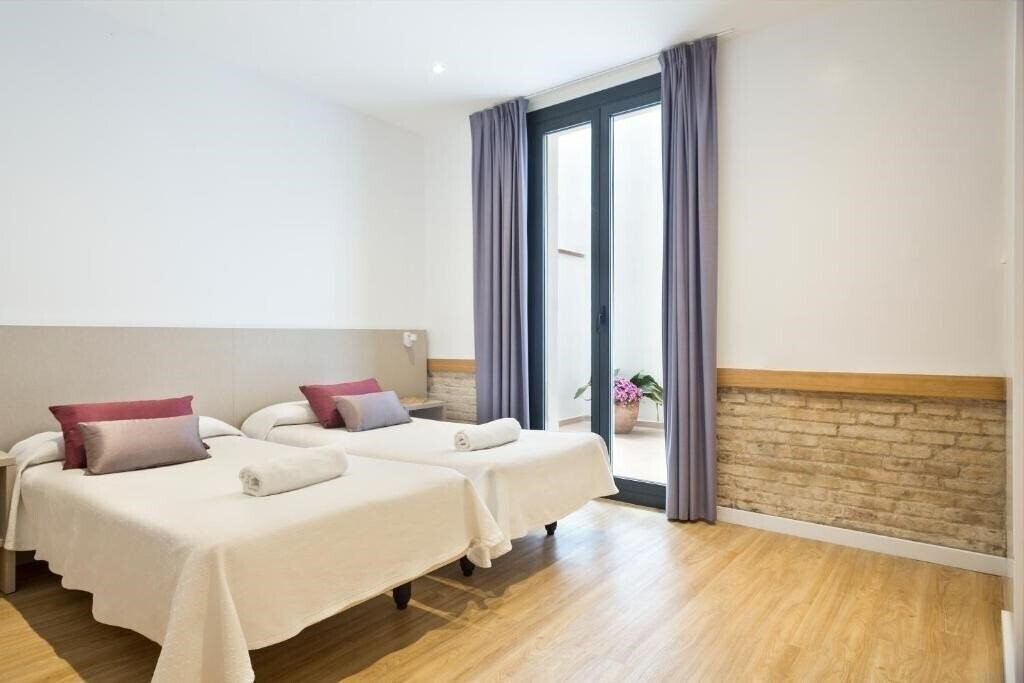 Imaginea Bcnstop Parc Guell 3*