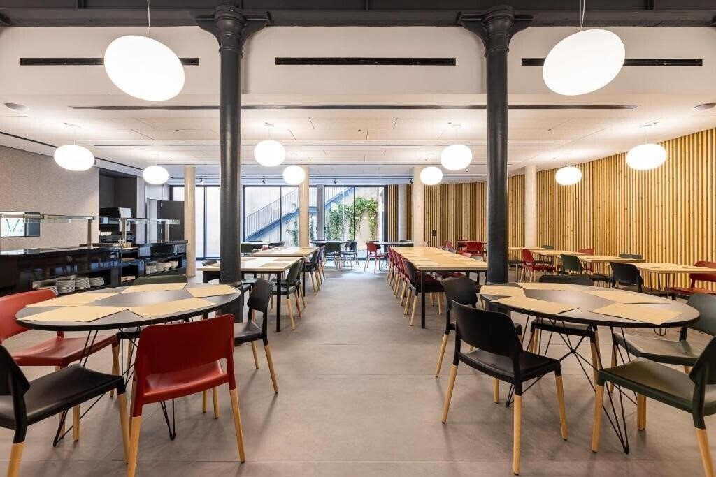 Imaginea Raval House 3*