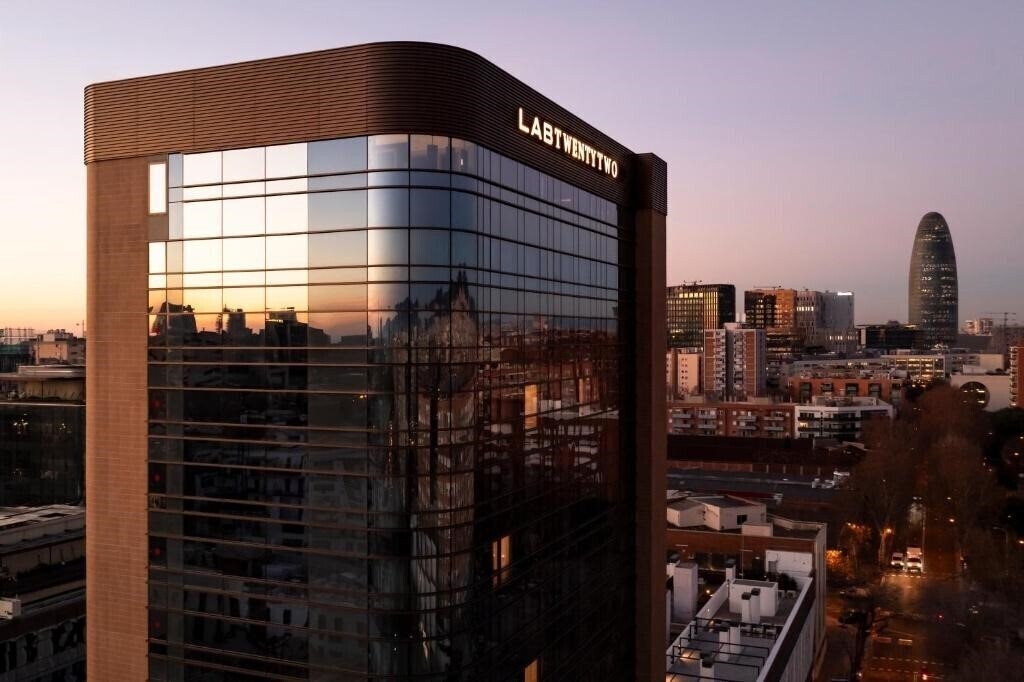 Hotel Labtwentytwo Barcelona, A Tribute Portfolio Hotel 4*
