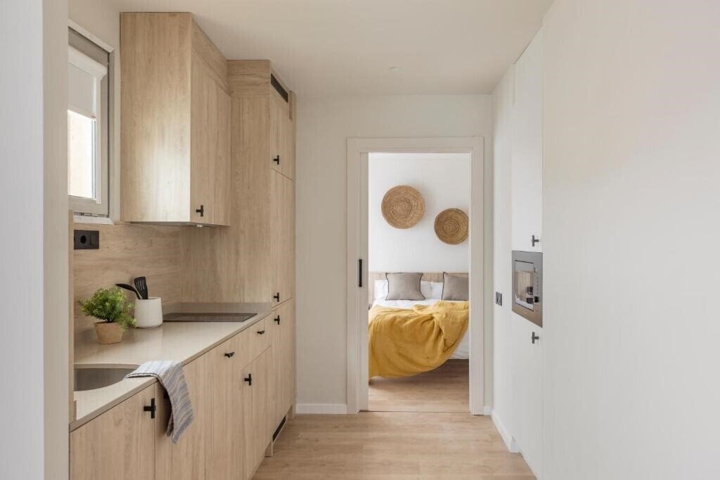 Отель Libere Barcelona Sant Antoni 3*