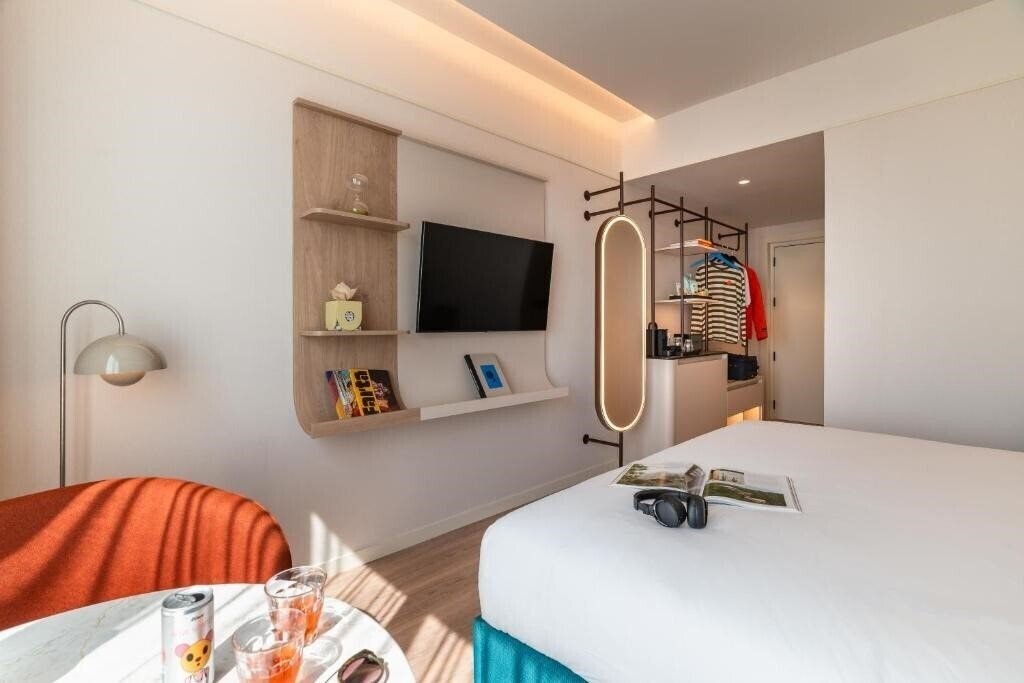 Картинка The Social Hub Barcelona Poblenou 3*