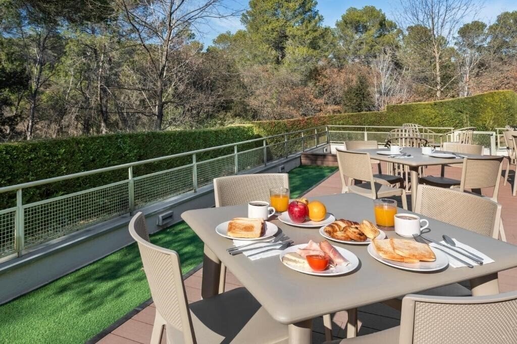 Imaginea B&B Hotel Barcelona Sant Cugat (ex. The Site By Bluebay Sant Cugat) 3*