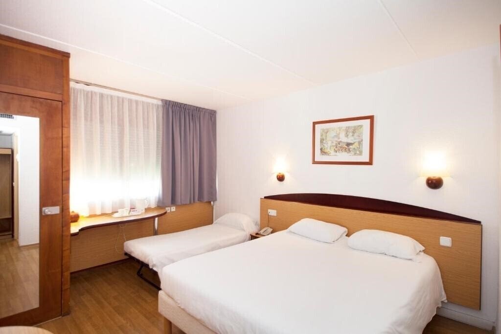 Фото Travelodge Barcelona Del Valles (ex. Baricentro Hotel) 3*
