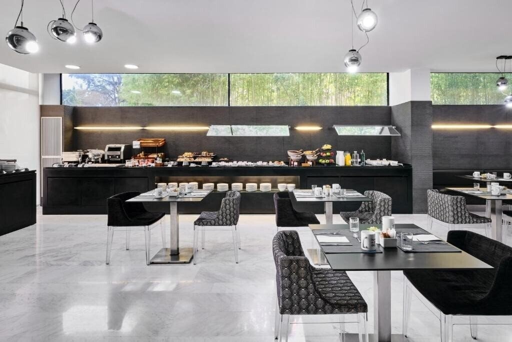 Imaginea Eurostars Angli 4*