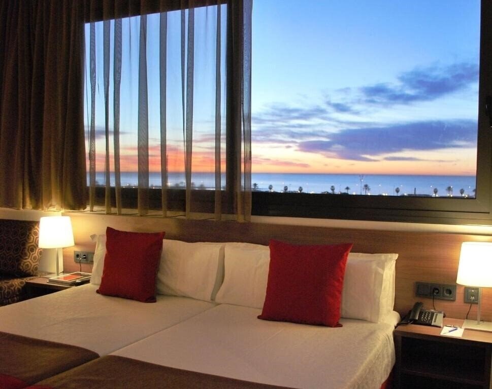Imaginea Hotel 4 Barcelona 4*