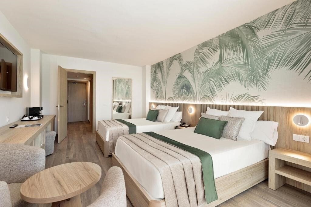 Imaginea Triton Hotel 3*