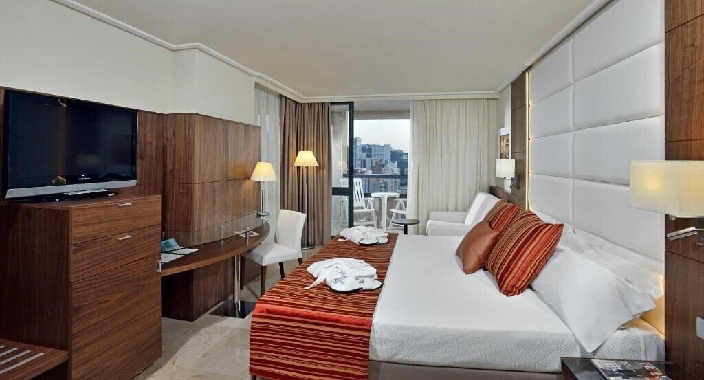 Отель Melia Benidorm 4*