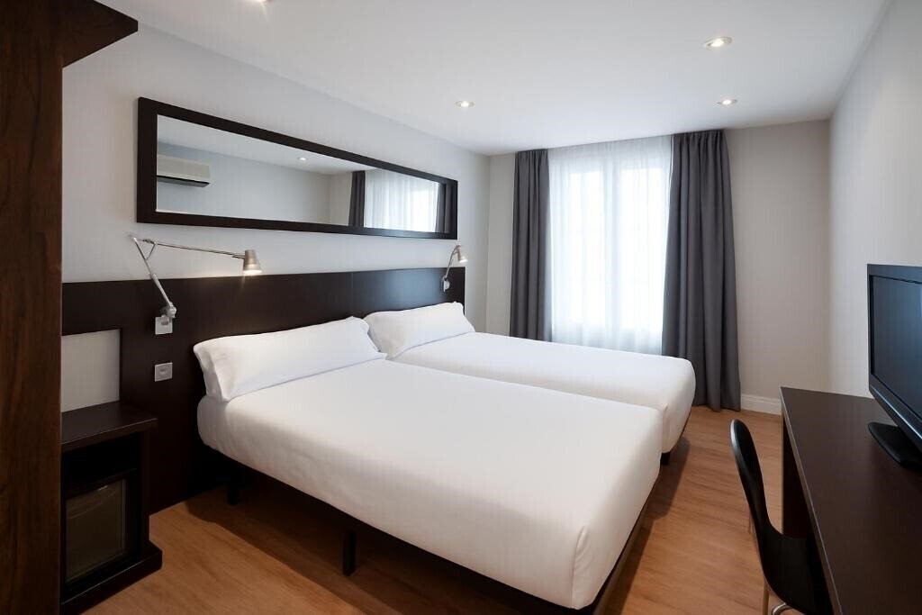 Hotel Petit Palace Arana 3*