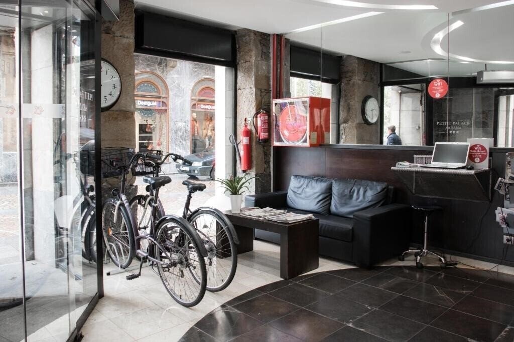 Fotografie Petit Palace Arana 3*