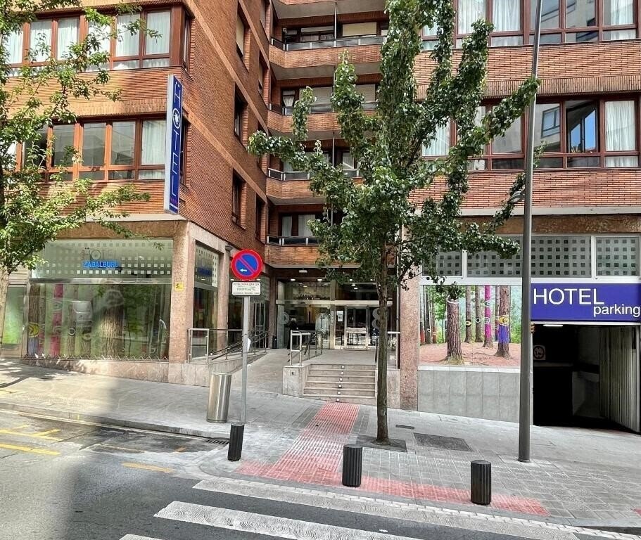 Imaginea Photo Zabalburu 2*