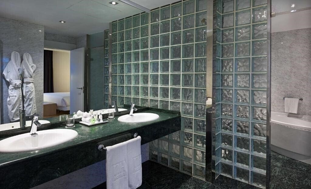 Imaginea Nh Villa De Bilbao 4*