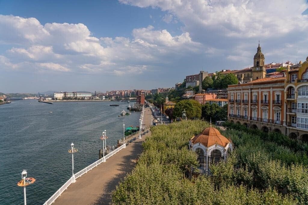 Imaginea GHPC Gran Hotel Puente Colgante 3*