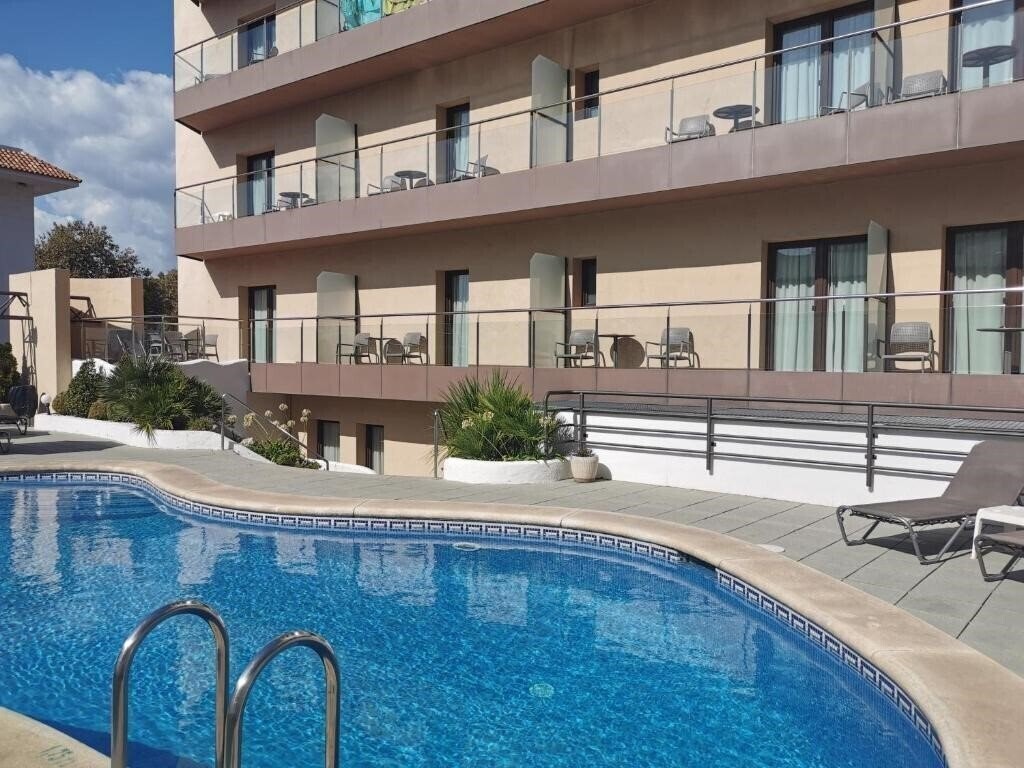 Отель Petit Palau 4*