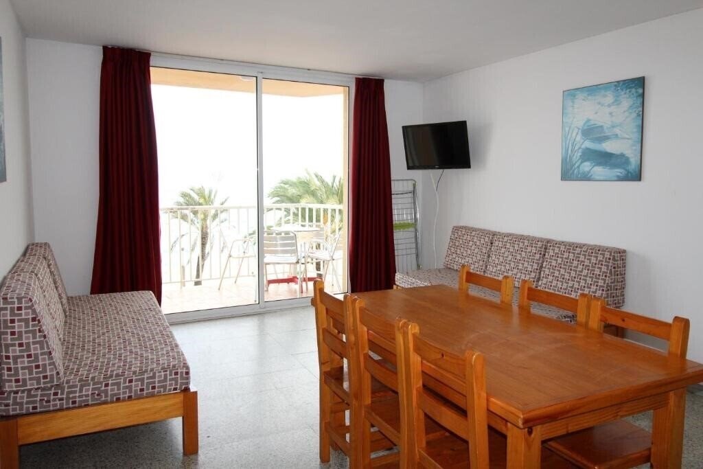 Imaginea El Sorrall Apt 3*