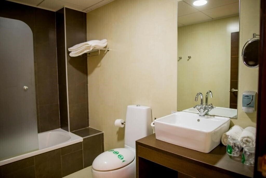 Fotografie Hospedium Hotel Valles De Gredos Golf (ex. Talayuela Golf, OYO Hotel Valles de Gredos Golf) 4*