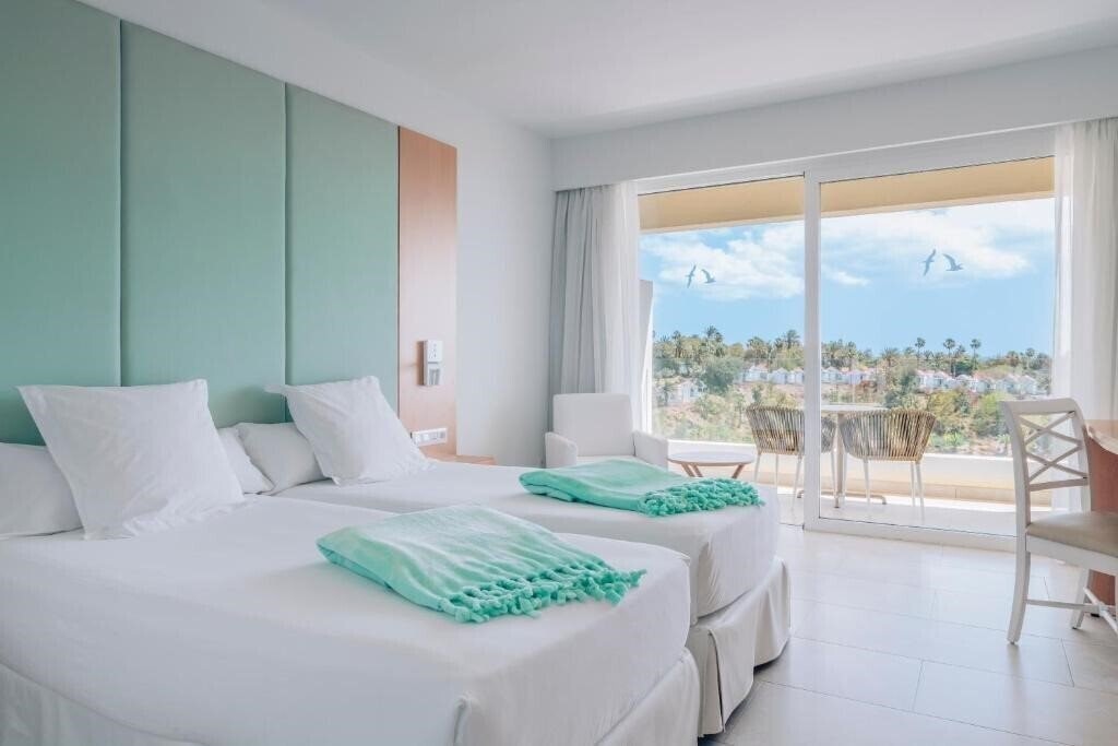 Fotografii Iberostar Waves Playa Gaviotas 4*