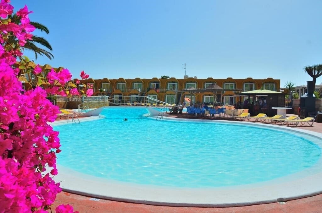 Изображение Apartamentos La Piramide 3*