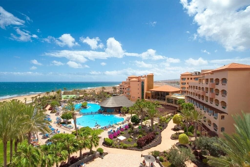 Отель Elba Sara Beach & Golf Resort 4*