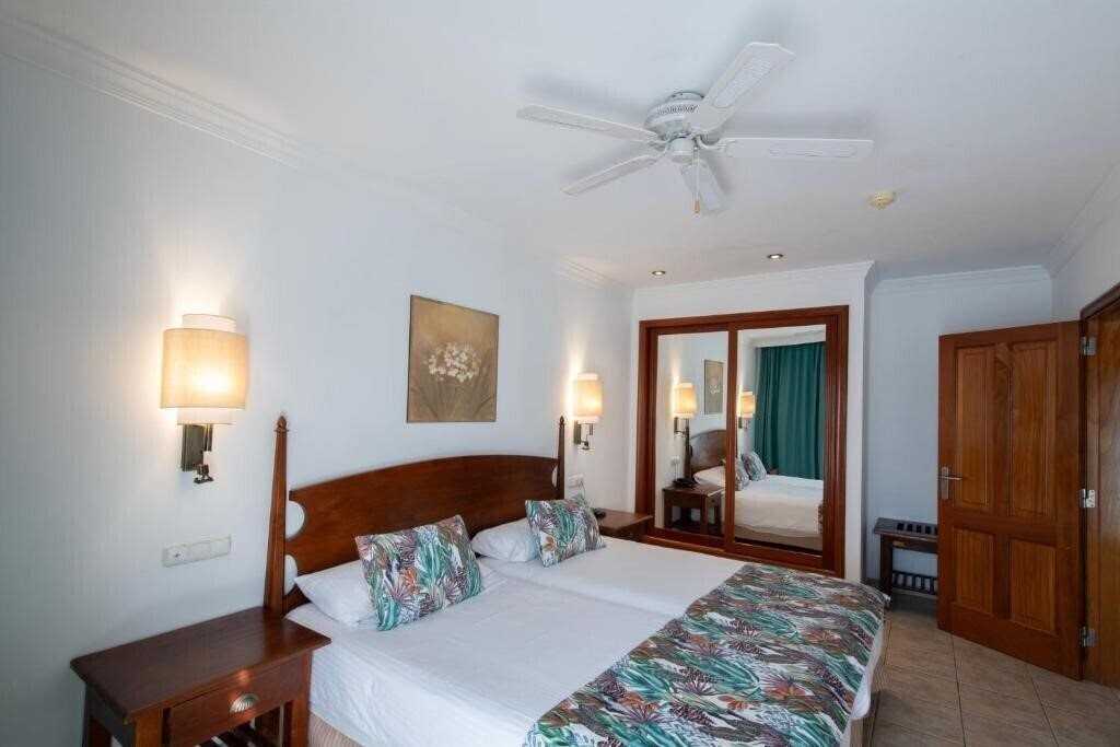 Imaginea Las Marismas 3*