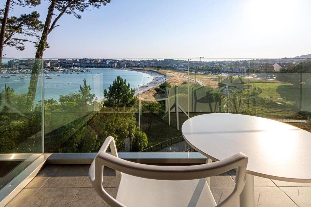 Отель Inffinit Sanxenxo (ex. Sanxenxo Playa) 3*