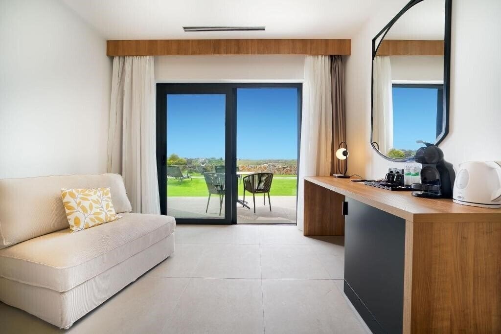 Imaginea Bull Vital Suites & SPA 4*