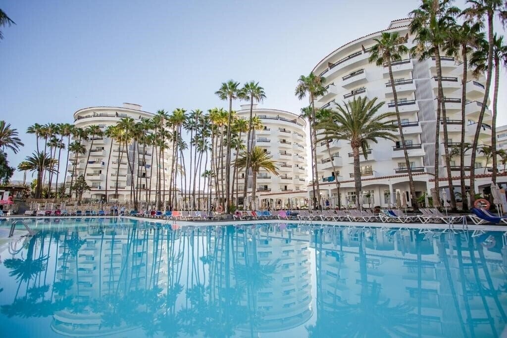 Отель Servatur Waikiki 4*