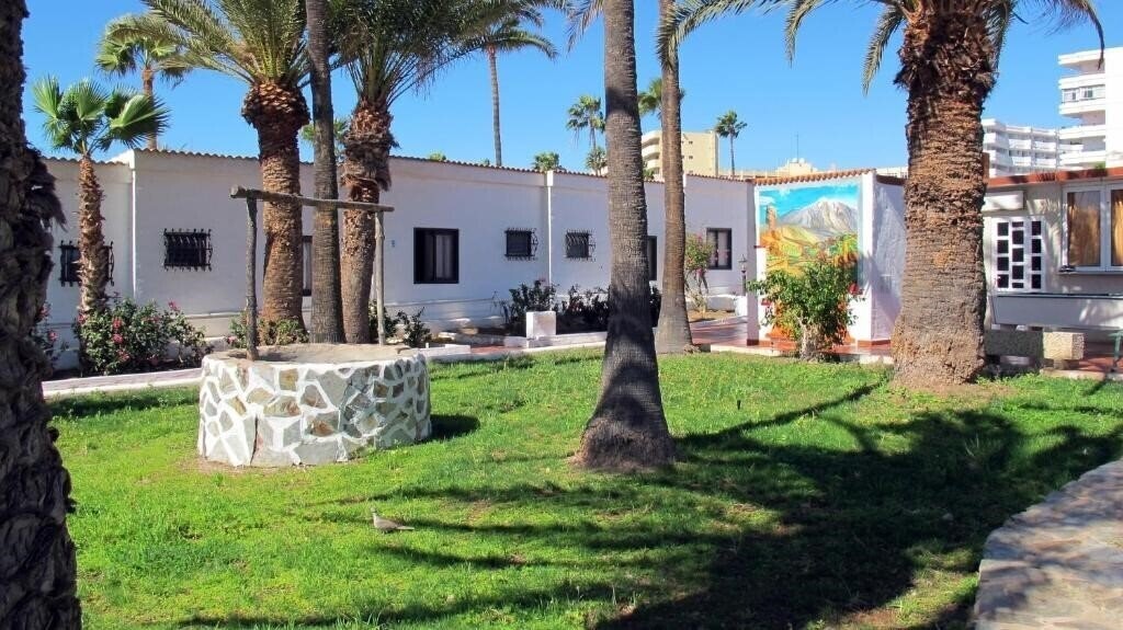 Imaginea Rebecca Park 2*