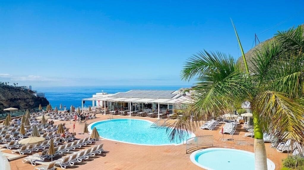 Отель Altamadores 4*