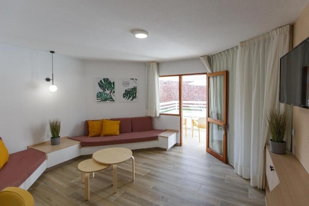 Imaginea Datasol Apartments 3*