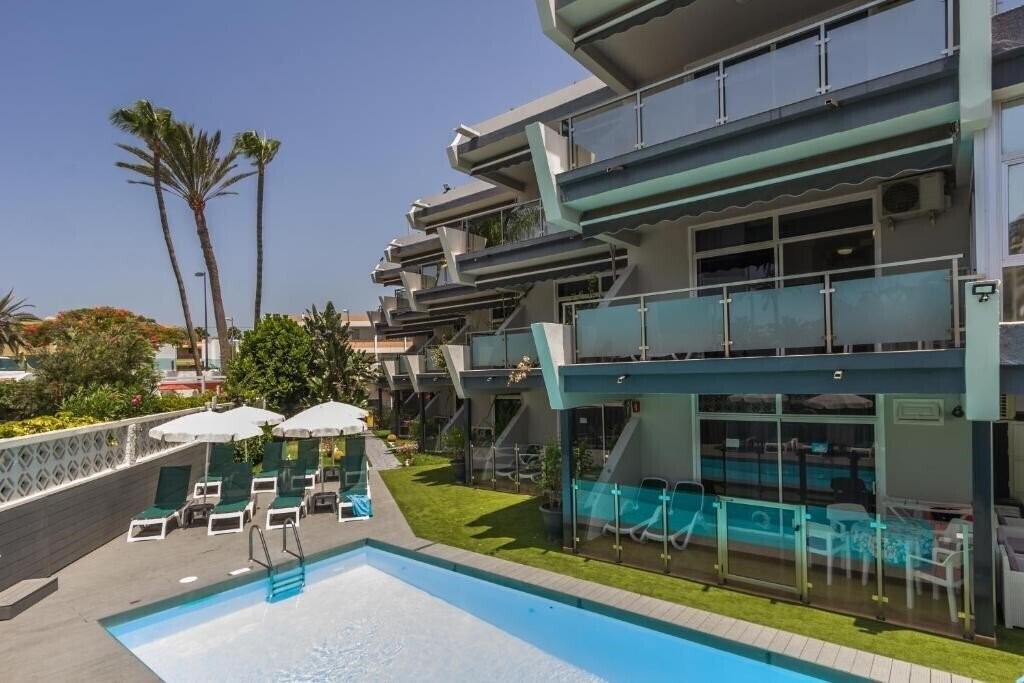 Imaginea Apartamentos Patricio 3*