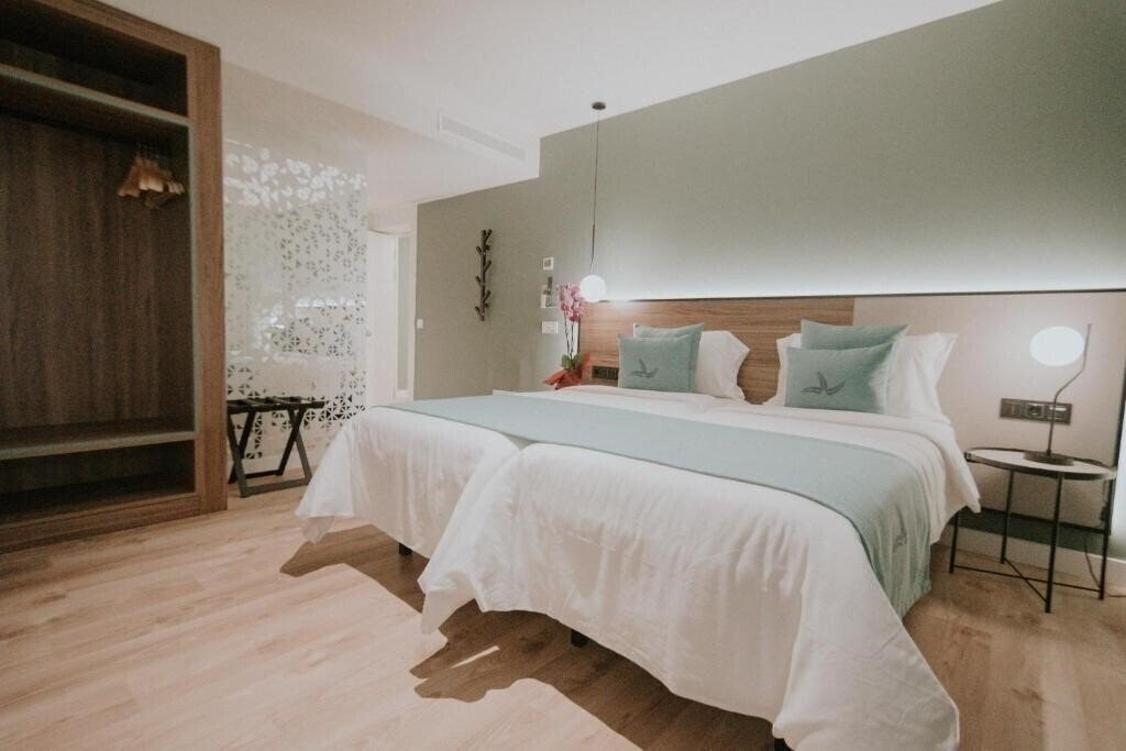 Hotel Catalina Plaza 3*