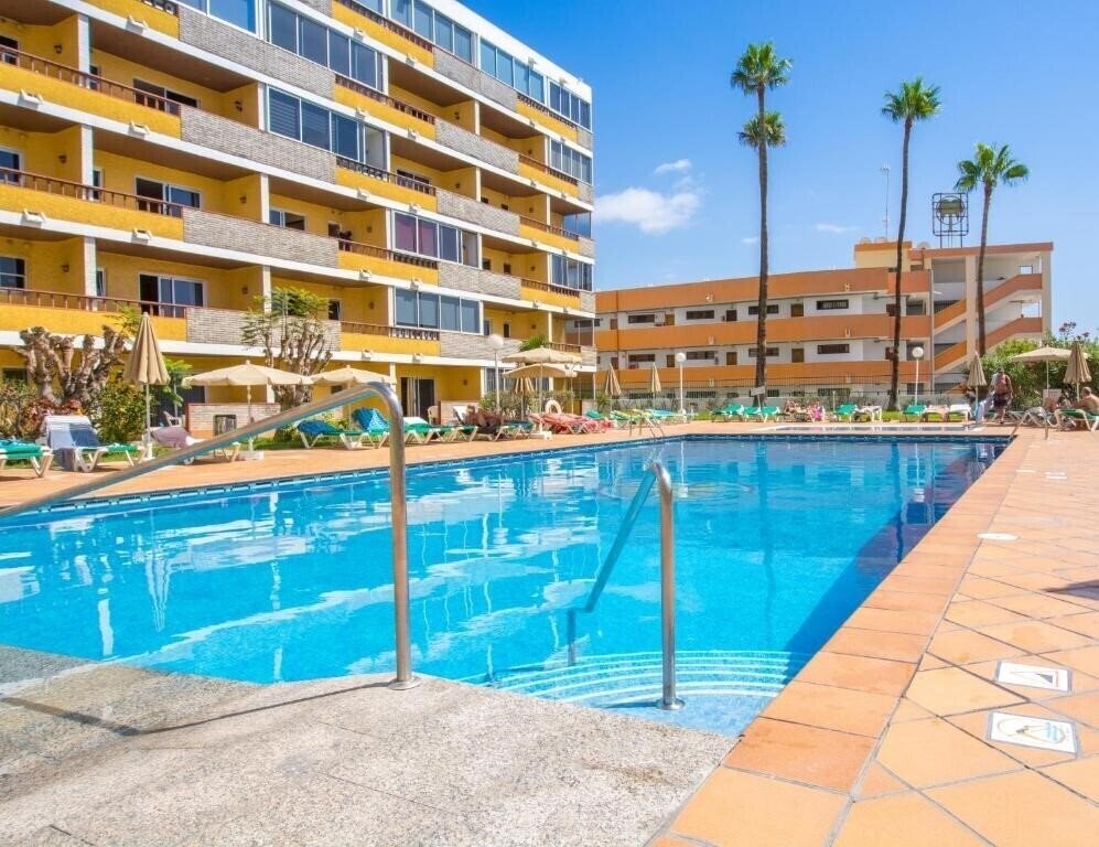 Imaginea Apartamentos Los Tilos 3*