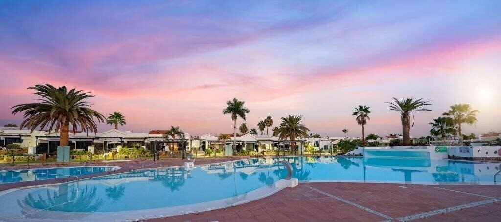 Hotel Maspalomas Lago 3*