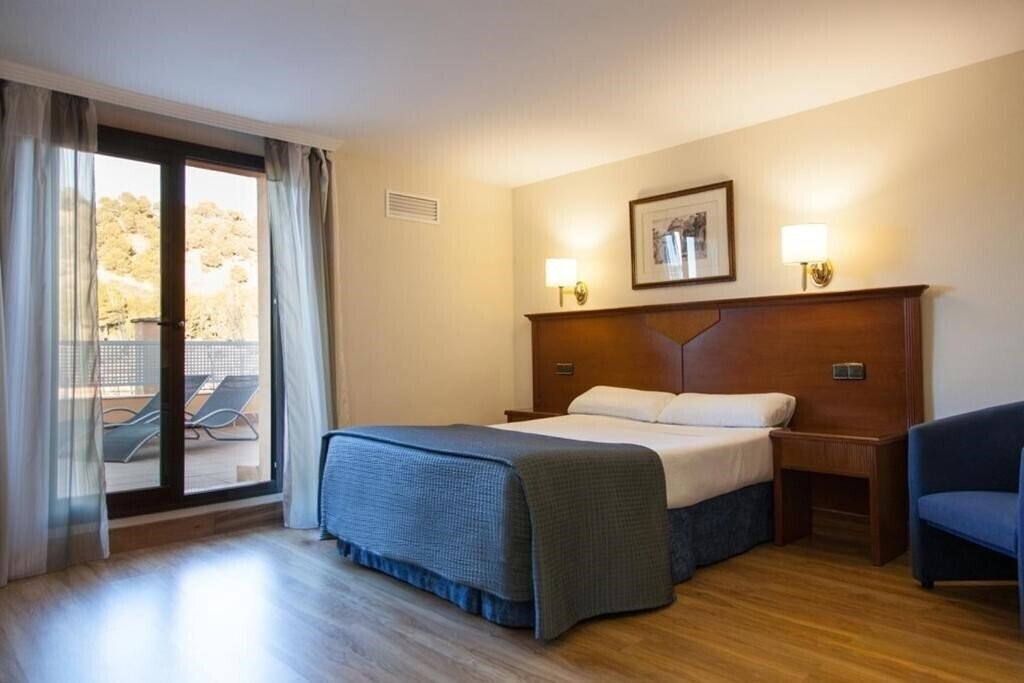 Hotel Alixares 4*