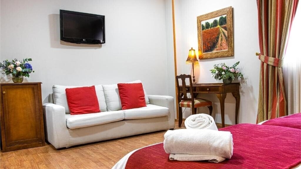 Imaginea Reina Cristina 3*