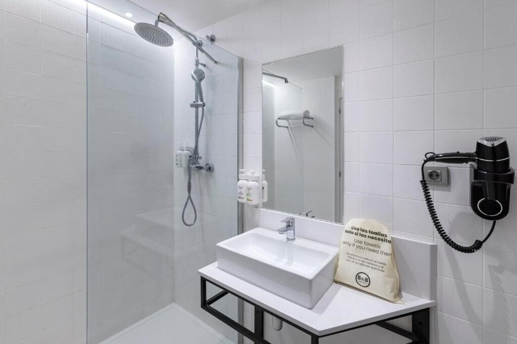 Fotografie B&B Hotel Granada 2*