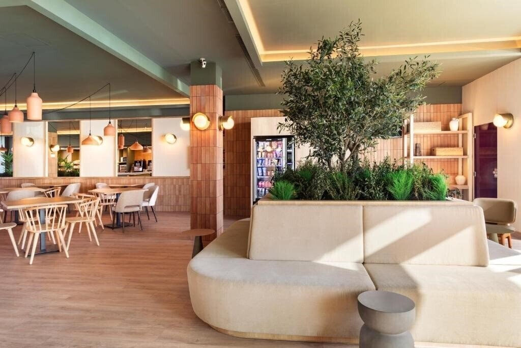 Imaginea B&B Hotel Granada 2*