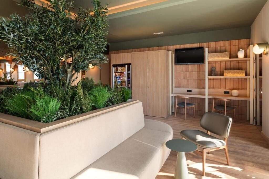 Imaginea B&B Hotel Granada 2*