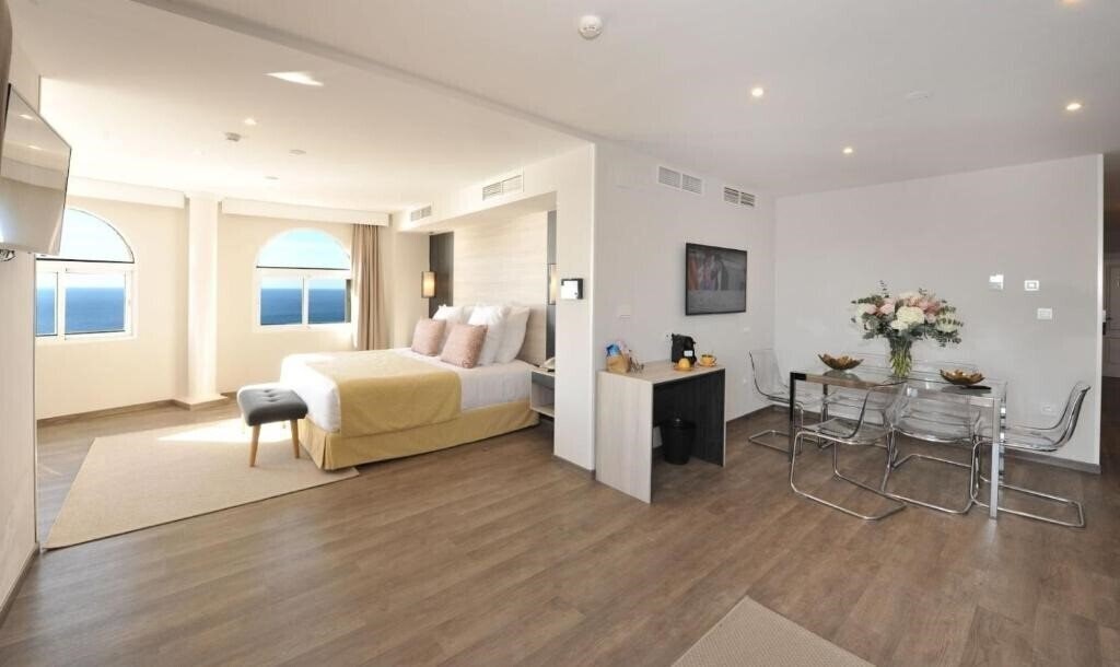 Фотография Hotel Salobrena Suites 3*